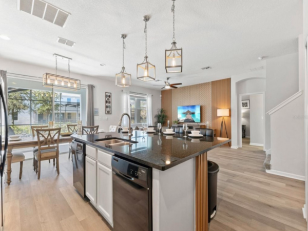 Luxury 8_bedroom Orlando Retreat - Perfect for Family Gatherings